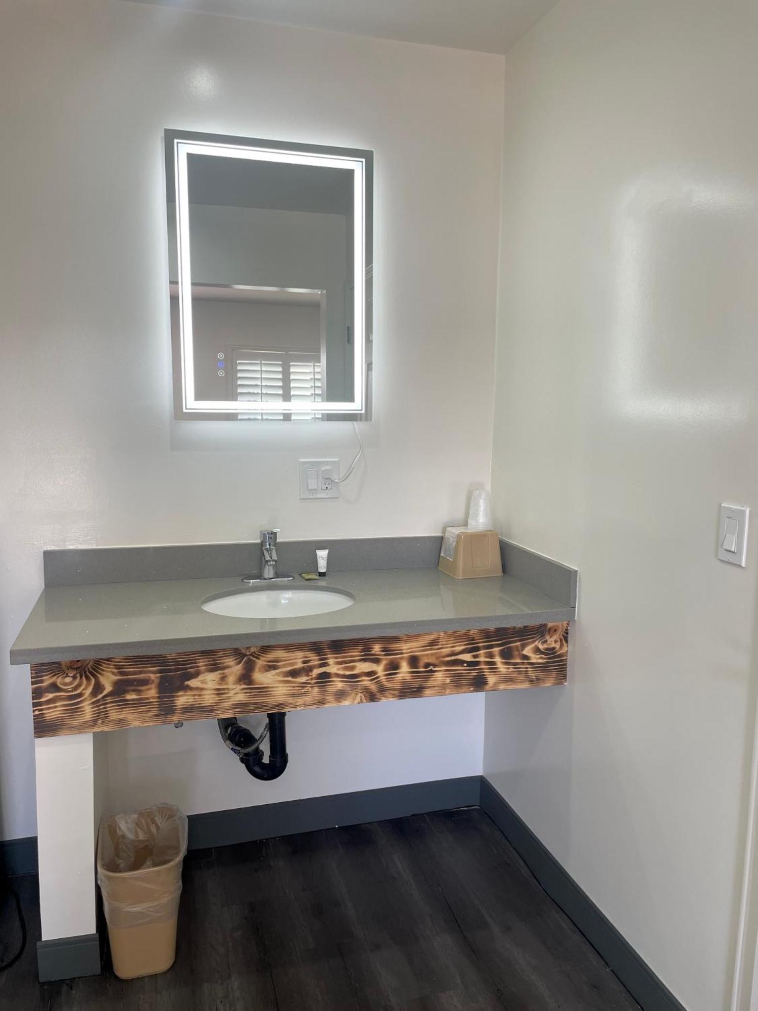 Newport Bay 2* Costa Mesa