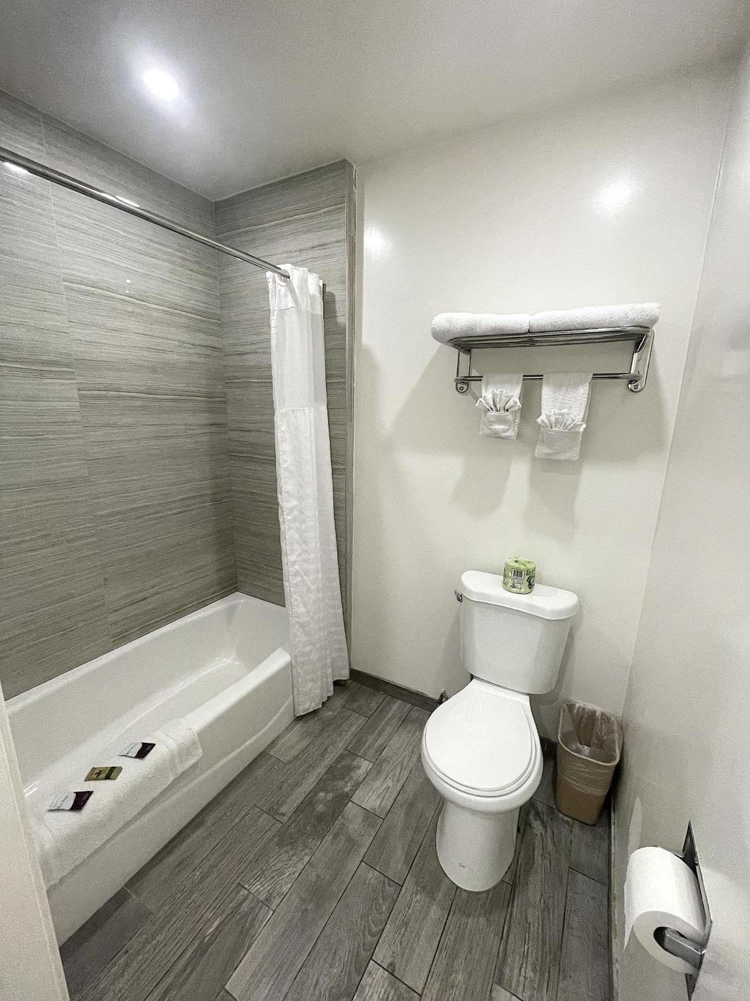 Newport Bay 2* Costa Mesa